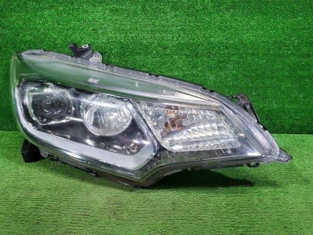 Right Headlight HONDA Fit 2014 DAA-GP6
