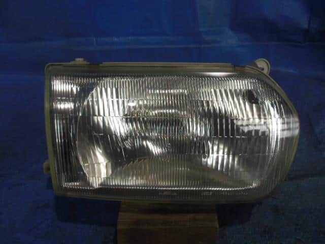 Right Headlight NISSAN Terrano 1996 KD-PR50 260100W725