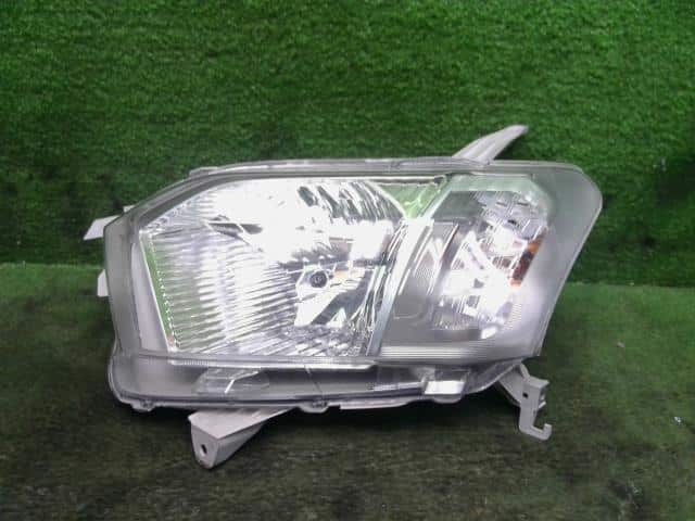 Left Headlight TOYOTA Probox 2023 5BE-NCP160V