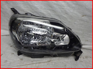 Toyota Spade F NCP141 HID headlight