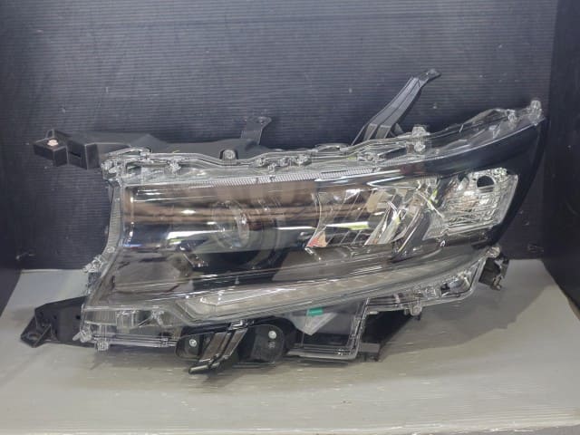 Left Headlight TOYOTA Landcruiser prado