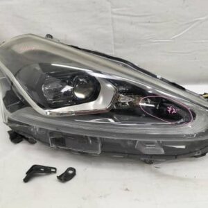 Right Headlight TOYOTA Sienta 2017 DAA-NHP170G 8113052K31
