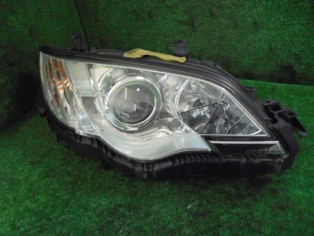 Headlight right Subaru Legacy