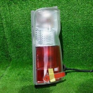 Right Tail Light NISSAN Caravan Van 2001 KG-VWME25